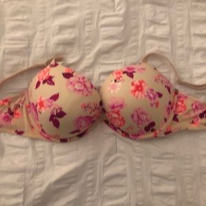 Victoria’s Secret PINK 36 DD  Wear everywhere bra